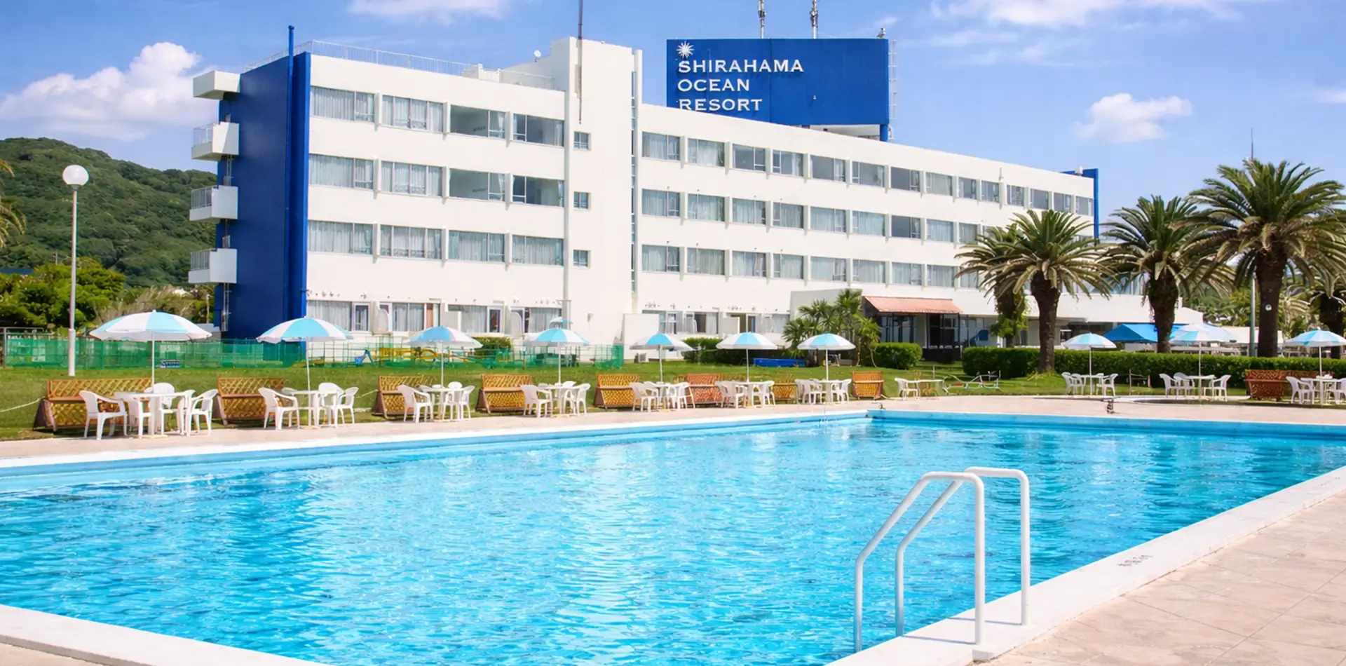 今年の夏もプール営業いたします